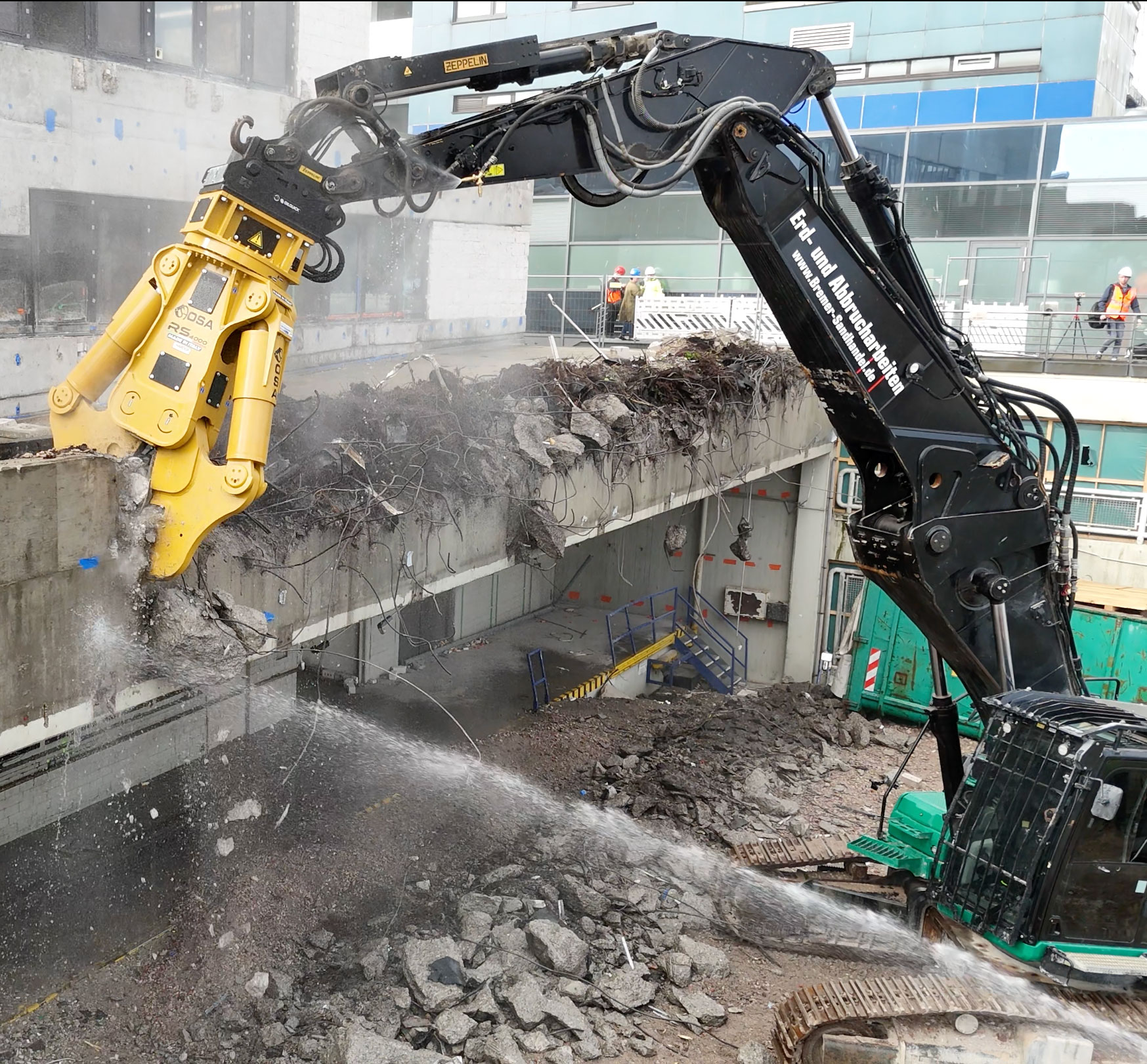 Beginn der Abbucharbeiten des karstadtgebäudes in Bremerhaven, Joachim Hofmann